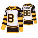 Maglia Hockey Boston Bruins David Pastrnak 2019 Winter Classic Bianco