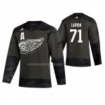 Maglia Hockey Detroit Red Wings Dylan Larkin 2019 Veterans Day Camuffamento