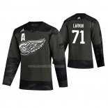 Maglia Hockey Detroit Red Wings Dylan Larkin 2019 Veterans Day Camuffamento