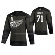 Maglia Hockey Detroit Red Wings Dylan Larkin 2019 Veterans Day Camuffamento