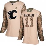 Maglia Hockey Donna Calgary Flames Mikael Backlund Autentico 2017 Veterans Day Camuffamento
